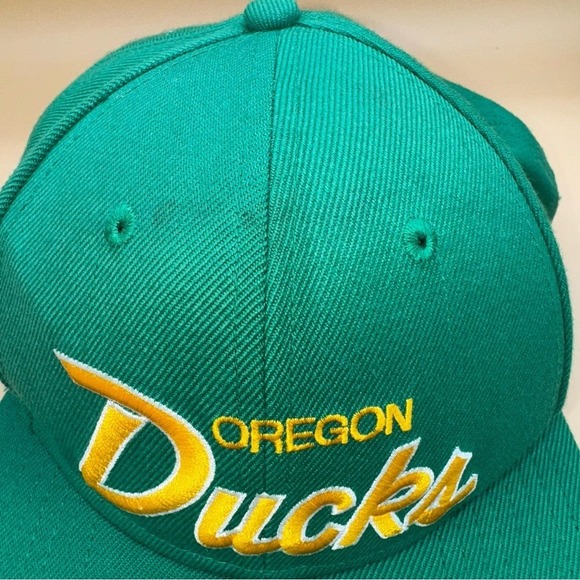 Rare vintage 90s Nike Oregon Ducks Two-tone script SnapBack Baseball Cap